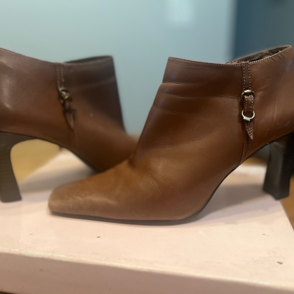 cute and stylish Bandolino brown leather booties, hardly ever worn 3 inch heel